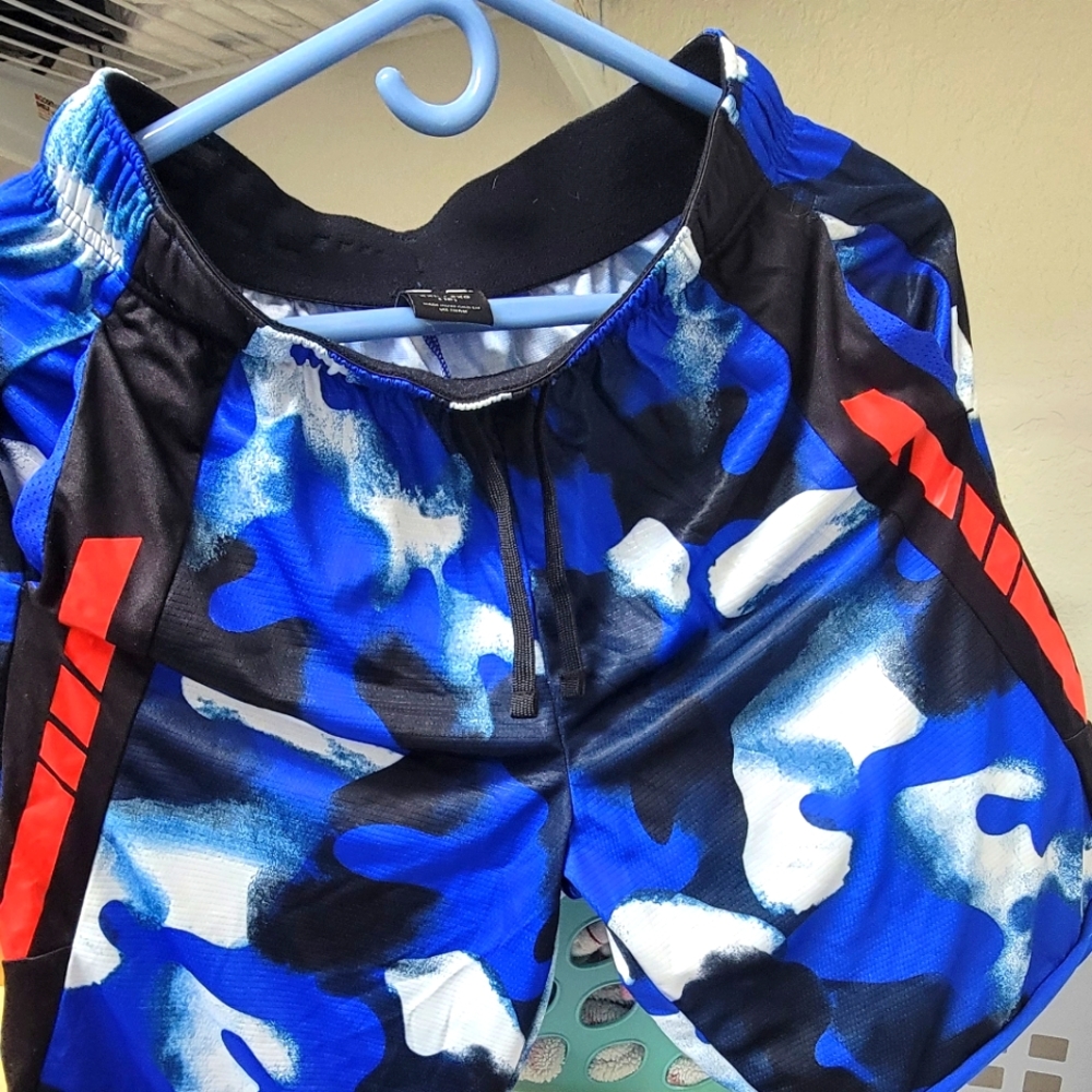 RUSSELL BOYS XXL ( 18 ) ATHLETIC SHORTS